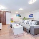 Апартаменты Eternity Apartmanhaz