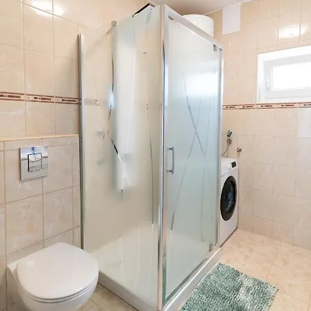 Eternity Apartmanhaz Apartman Keszthely