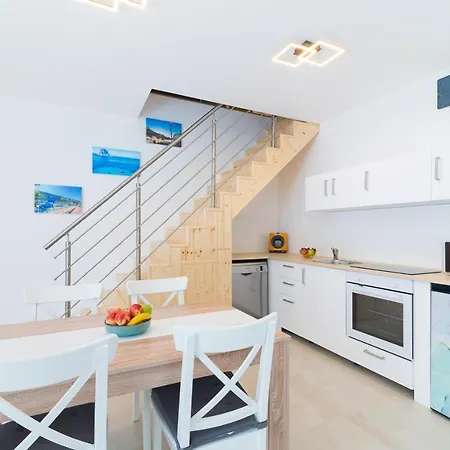 Eternity Apartmanhaz Кестхей