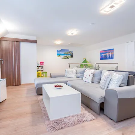 Апартаменты Eternity Apartmanhaz